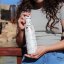 Nerezová termolahev COOL BOTTLES Xclusive! Hanging Friends třívrstvá 500 ml